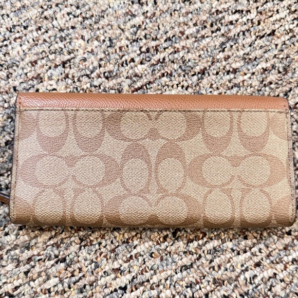 Coach signature C Tan and Brown leather Wallet/clutch - Picture 2 of 8